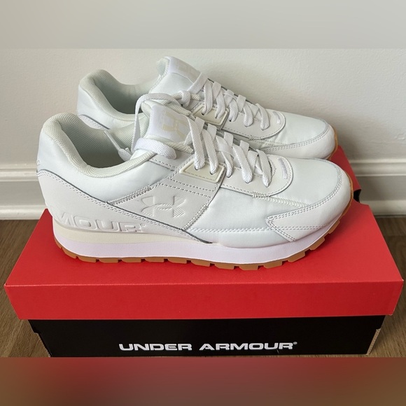 Women's Under Armour Essential Runner Shoes, Size 10 White NEW - Picture 6 of 7